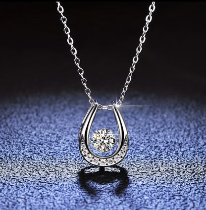 モアサナイト ダンシングストーン 馬蹄ネックレス 0.5ct ｜DカラーVVS1 高輝度ジュエリー（ギフト・記念日）